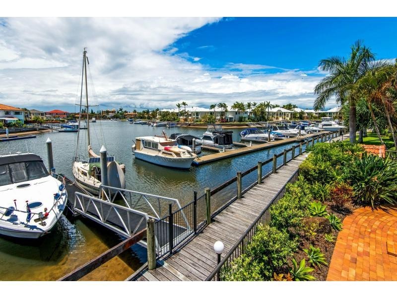 16/41A Broadwater Street, Runaway Bay QLD 4216