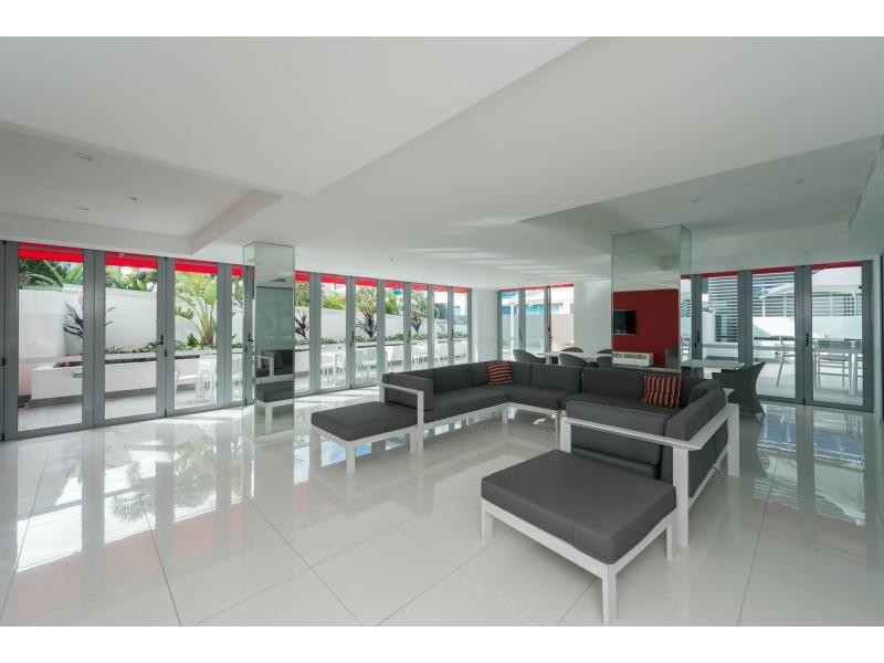 410/7-13 Imperial Parade, Labrador QLD 4215