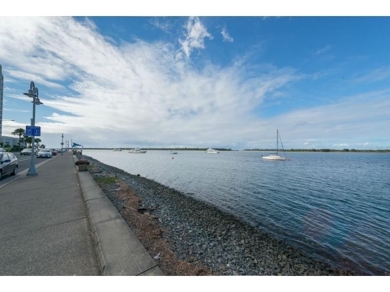 410/7-13 Imperial Parade, Labrador QLD 4215