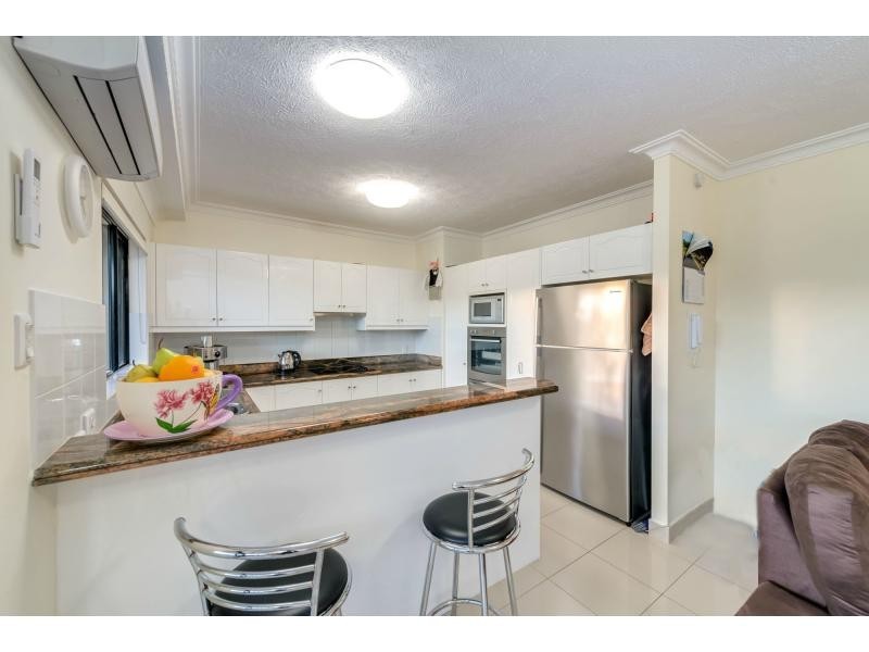 8/12 Canal Avenue, Runaway Bay QLD 4216