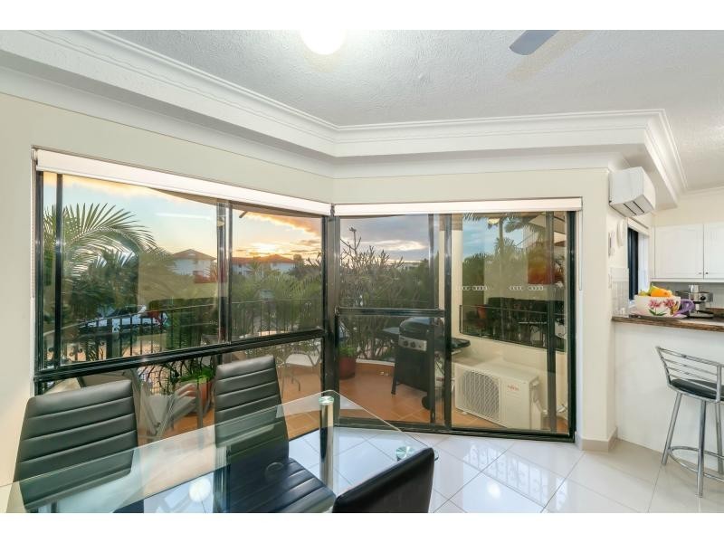 8/12 Canal Avenue, Runaway Bay QLD 4216