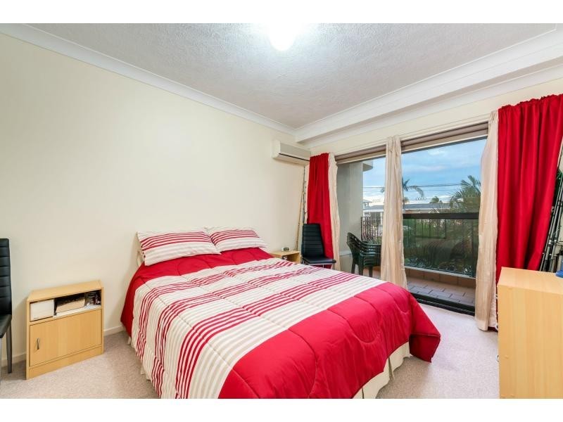 8/12 Canal Avenue, Runaway Bay QLD 4216