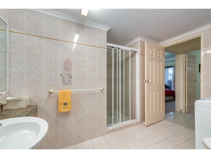 8/12 Canal Avenue, Runaway Bay QLD 4216