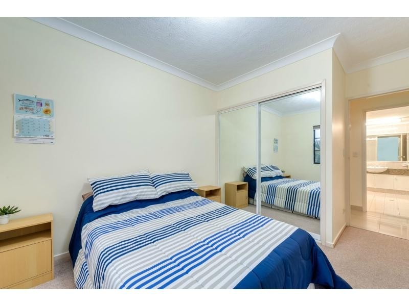 8/12 Canal Avenue, Runaway Bay QLD 4216