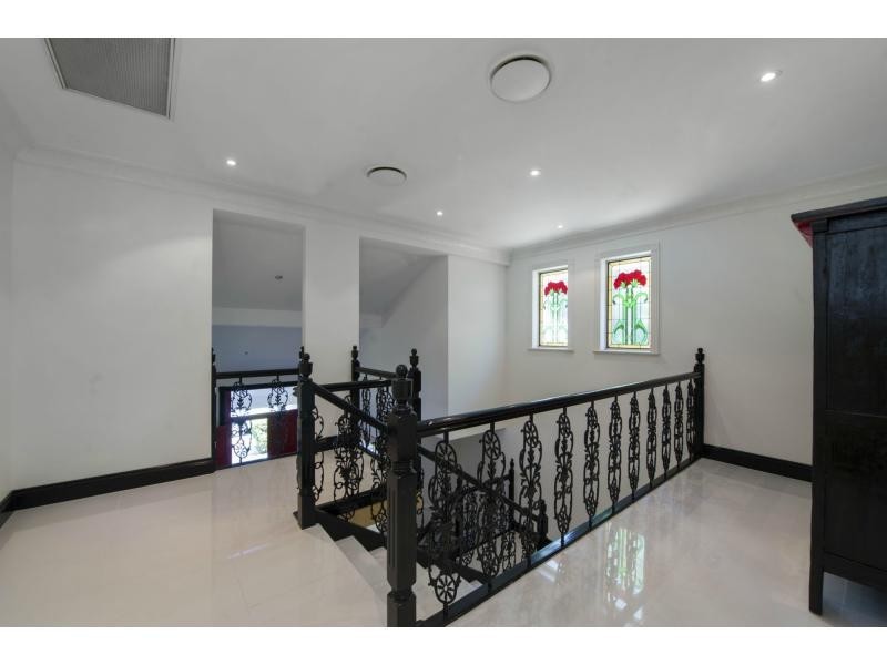 71 Marbella Drive, Benowa QLD 4217