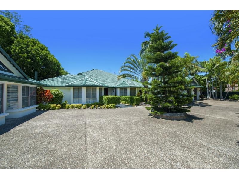 71 Marbella Drive, Benowa QLD 4217