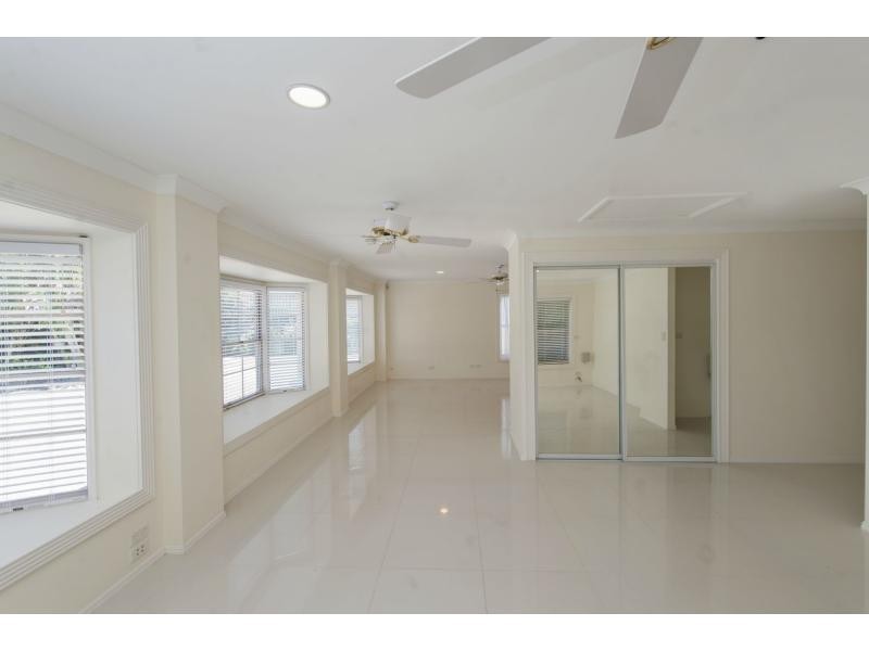 71 Marbella Drive, Benowa QLD 4217