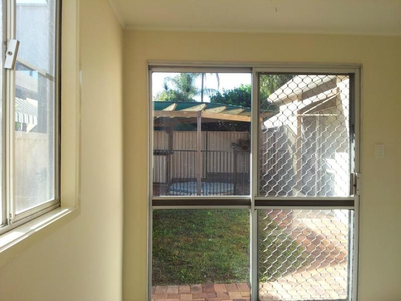 2/25 Nankeen Avenue, Paradise Point QLD 4216