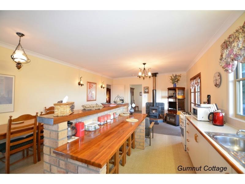 25 Leona Court, Tamborine Mountain QLD 4272