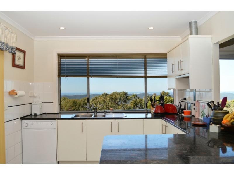 25 Leona Court, Tamborine Mountain QLD 4272