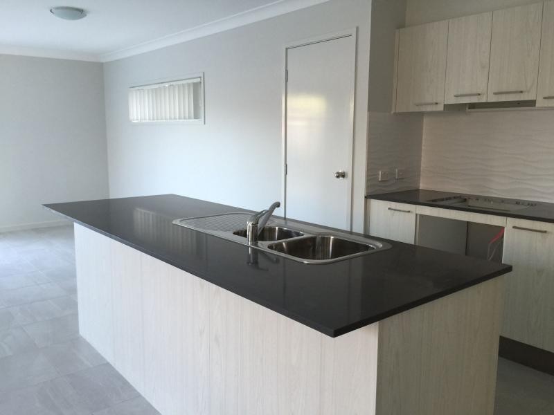 17 Moonlight Lane, Coomera QLD 4209