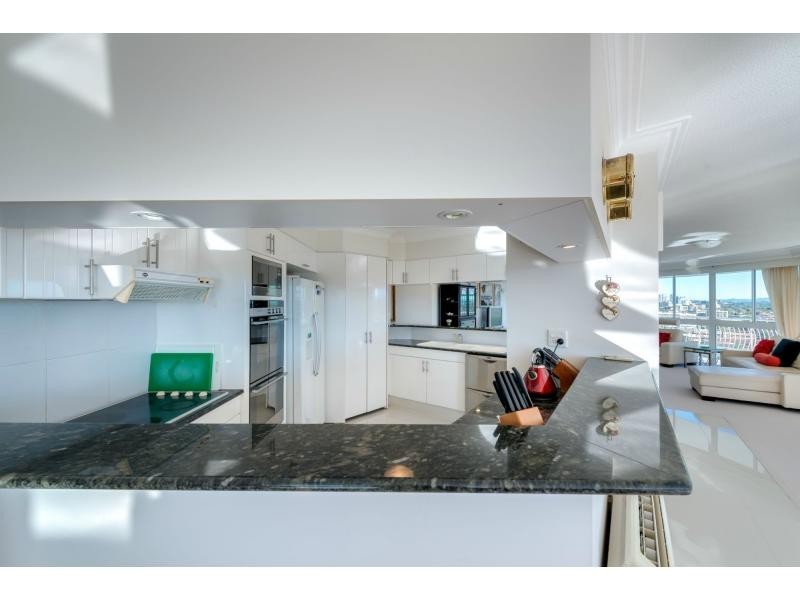 12D/5 Bayview Street, Runaway Bay QLD 4216