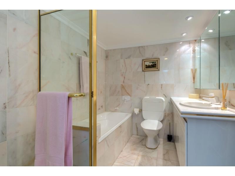 12D/5 Bayview Street, Runaway Bay QLD 4216