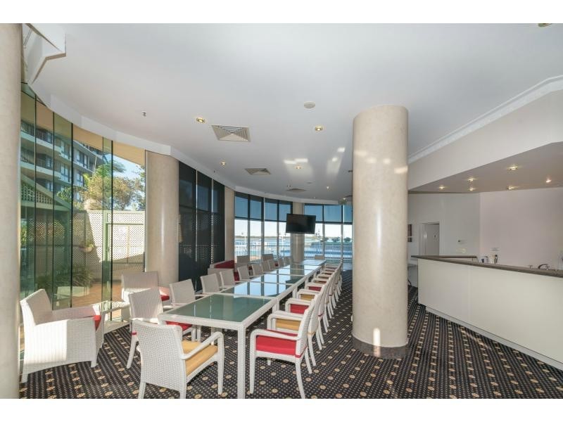 12D/5 Bayview Street, Runaway Bay QLD 4216