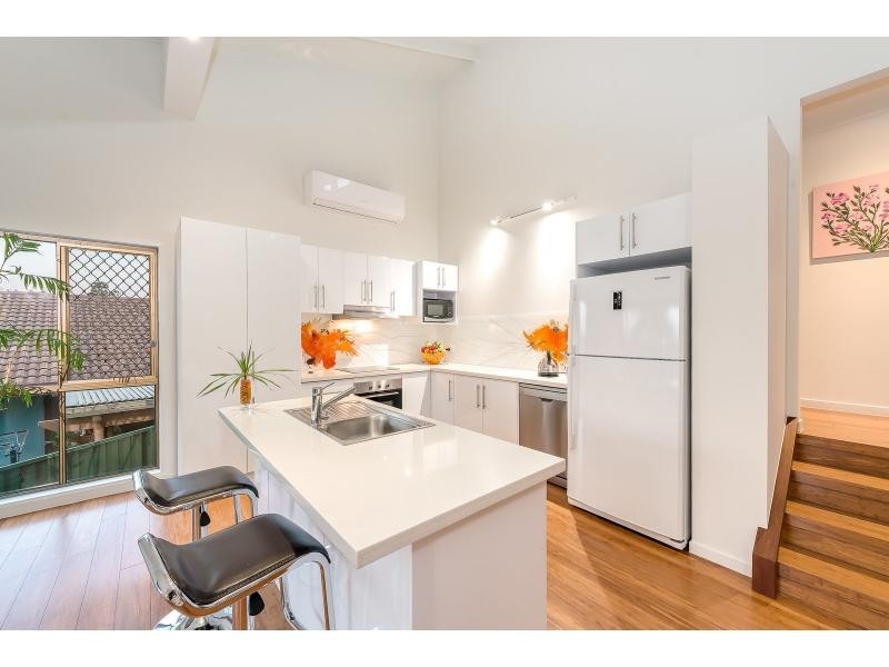 3 Leura Place, Helensvale QLD 4212