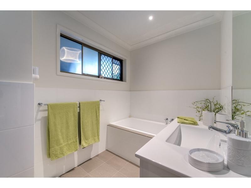 3 Leura Place, Helensvale QLD 4212