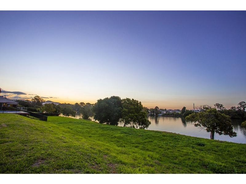 25 North Bank Court, Helensvale QLD 4212