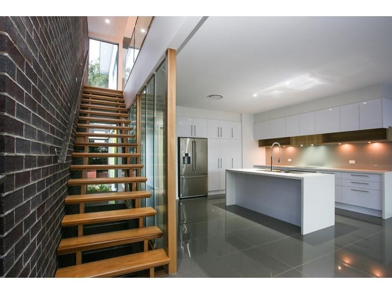 2/24 Drake Street, Paradise Point QLD 4216