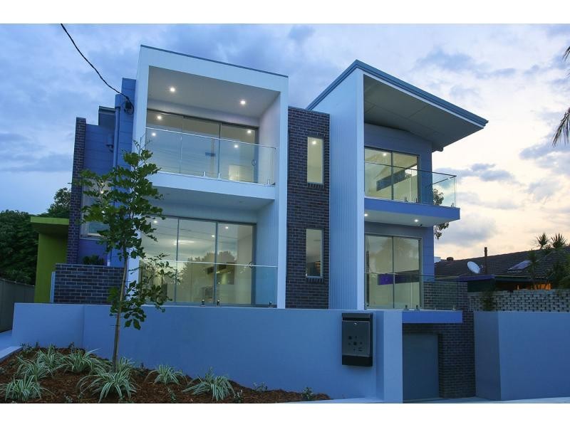 2/24 Drake Street, Paradise Point QLD 4216