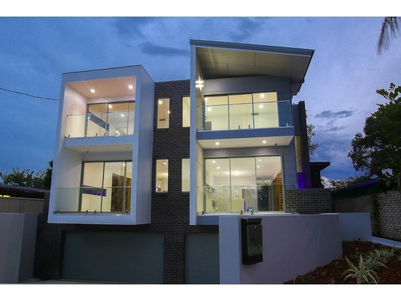 2/24 Drake Street, Paradise Point QLD 4216