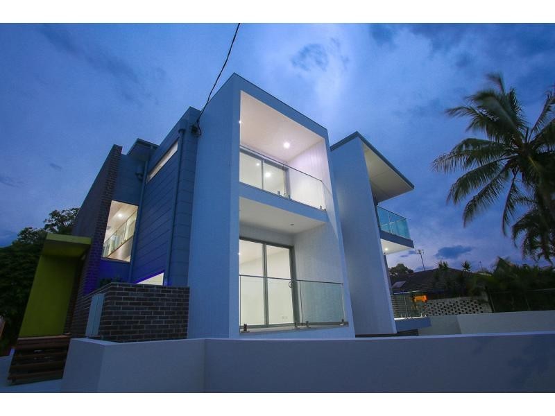 2/24 Drake Street, Paradise Point QLD 4216