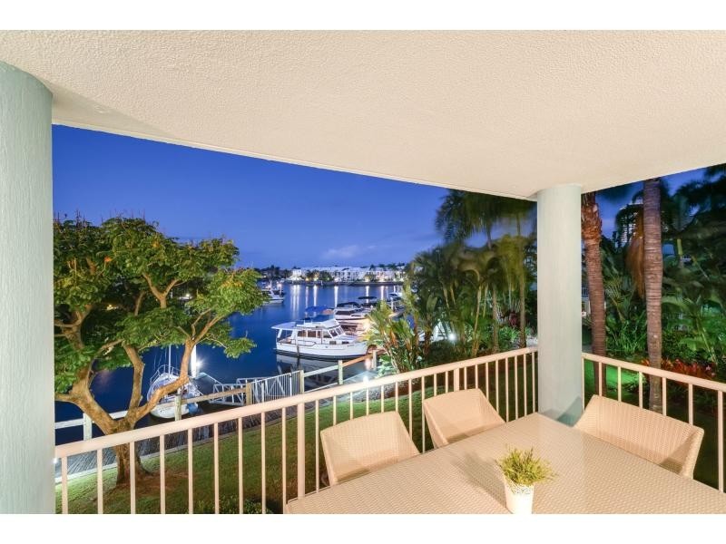 Unit 9/75 Morala Avenue, Runaway Bay QLD 4216