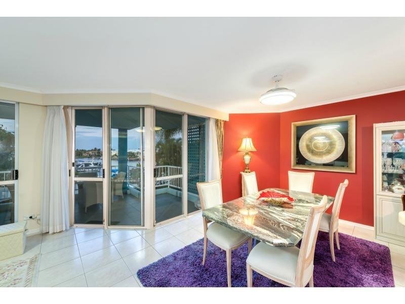 Unit 9/75 Morala Avenue, Runaway Bay QLD 4216