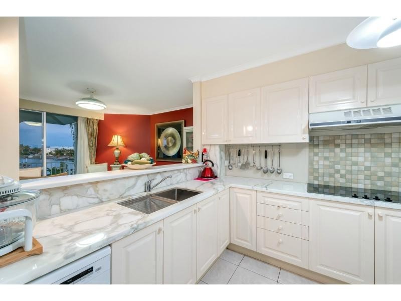 Unit 9/75 Morala Avenue, Runaway Bay QLD 4216