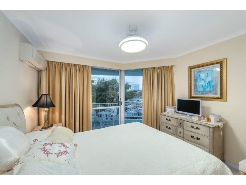 Unit 9/75 Morala Avenue, Runaway Bay QLD 4216