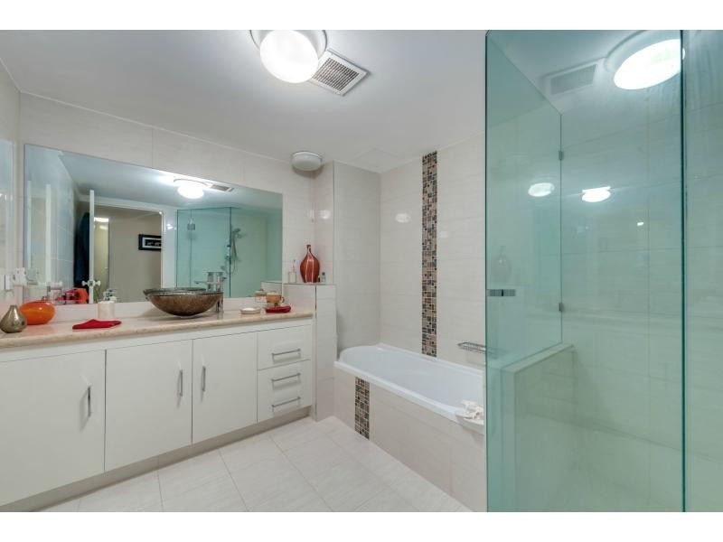 Unit 9/75 Morala Avenue, Runaway Bay QLD 4216