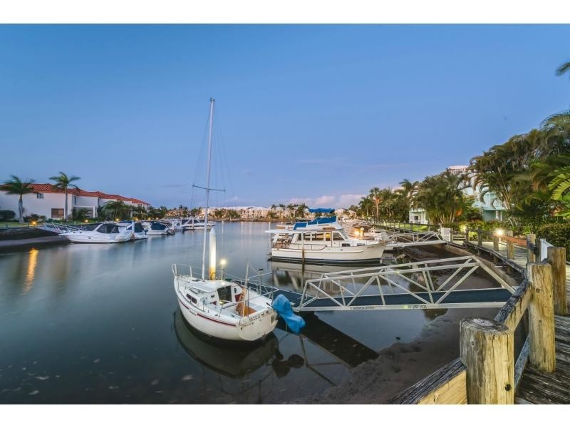 Unit 9/75 Morala Avenue, Runaway Bay QLD 4216