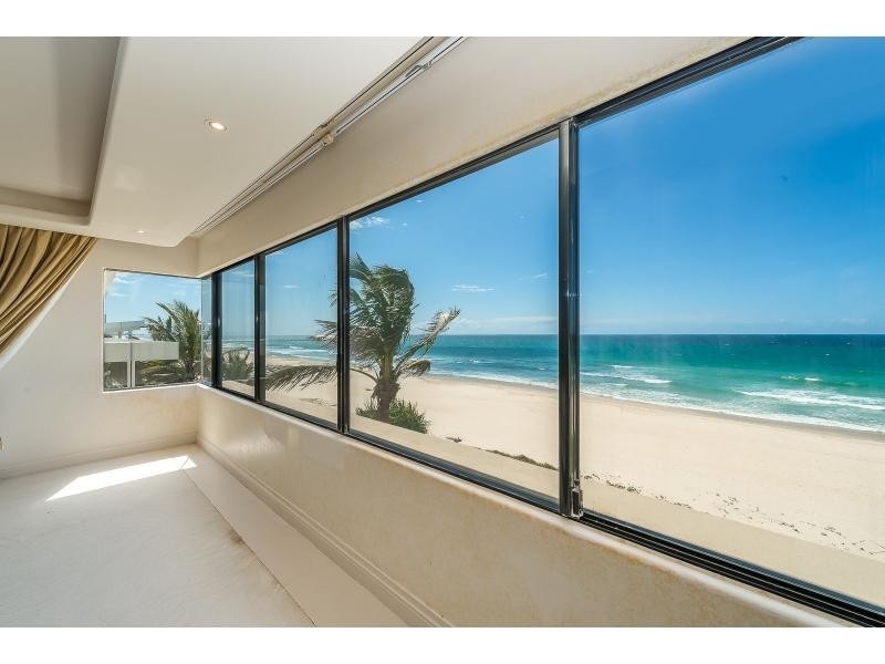 31 Hedges Avenue, Mermaid Beach QLD 4218