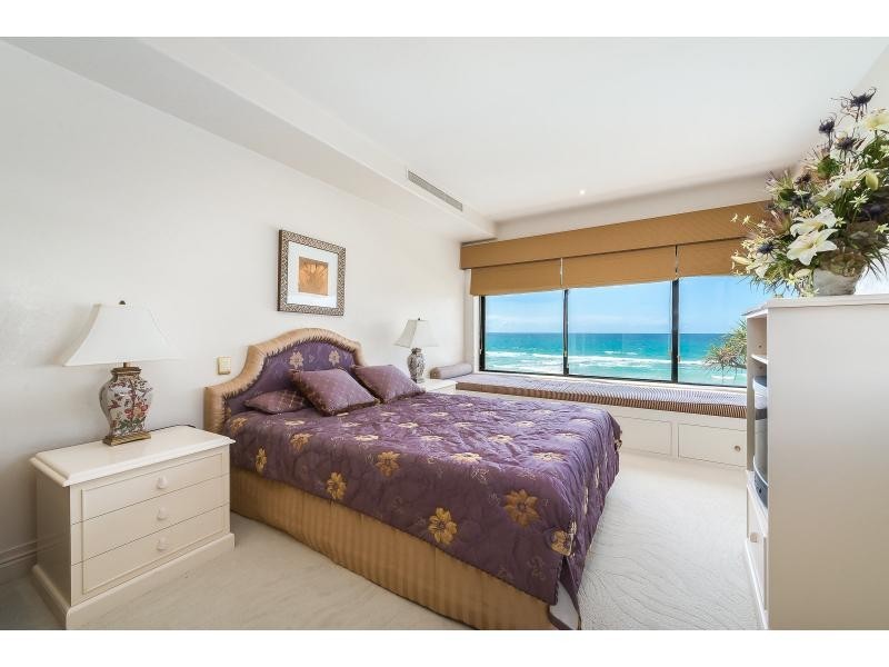 31 Hedges Avenue, Mermaid Beach QLD 4218