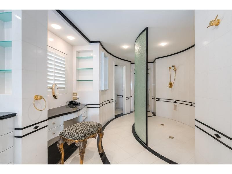 31 Hedges Avenue, Mermaid Beach QLD 4218