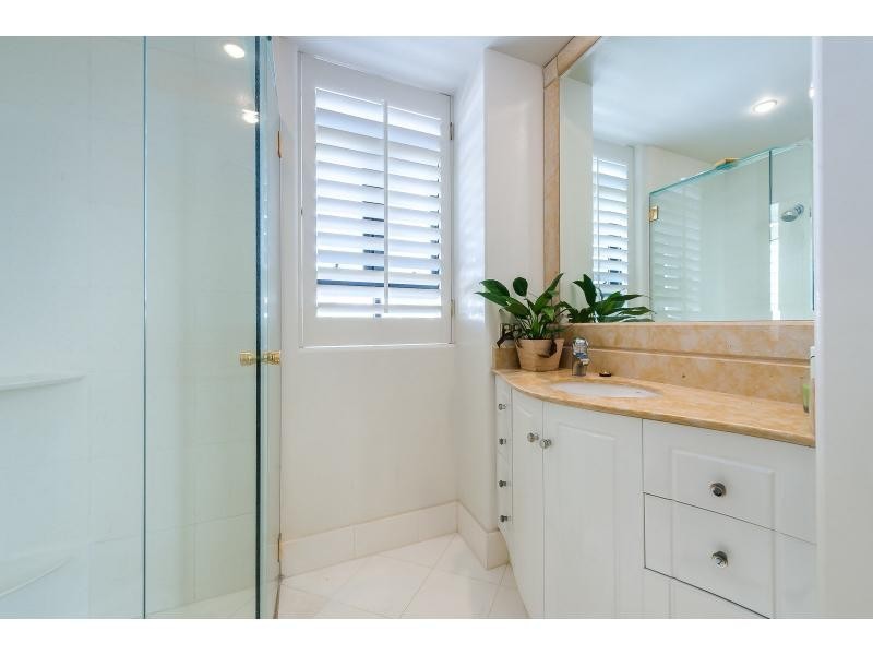 31 Hedges Avenue, Mermaid Beach QLD 4218