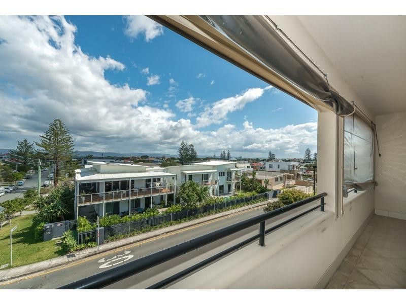 31 Hedges Avenue, Mermaid Beach QLD 4218