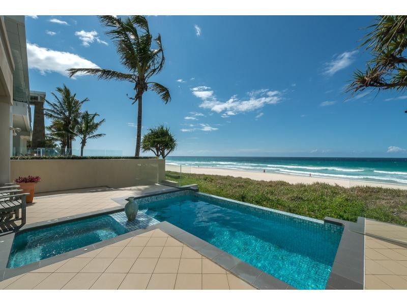 31 Hedges Avenue, Mermaid Beach QLD 4218