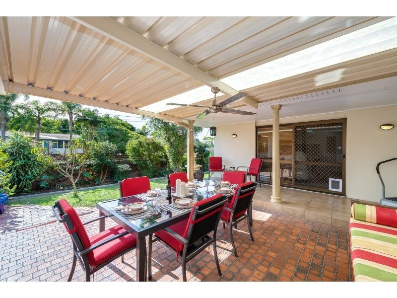 4 Woomera Cresent, Southport QLD 4215