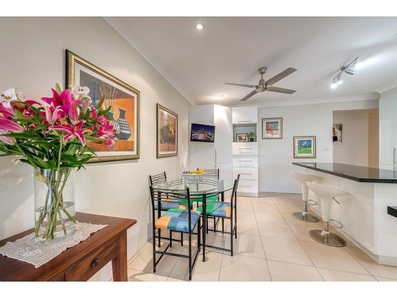 4 Woomera Cresent, Southport QLD 4215