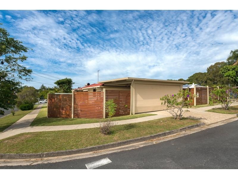 4 Woomera Cresent, Southport QLD 4215