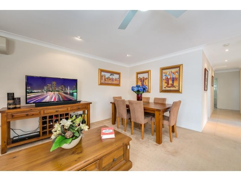 4 Woomera Cresent, Southport QLD 4215