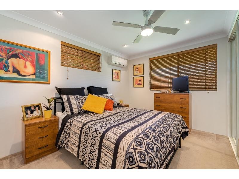 4 Woomera Cresent, Southport QLD 4215