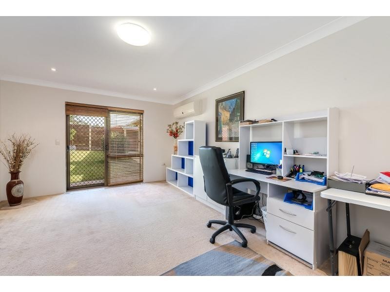 4 Woomera Cresent, Southport QLD 4215