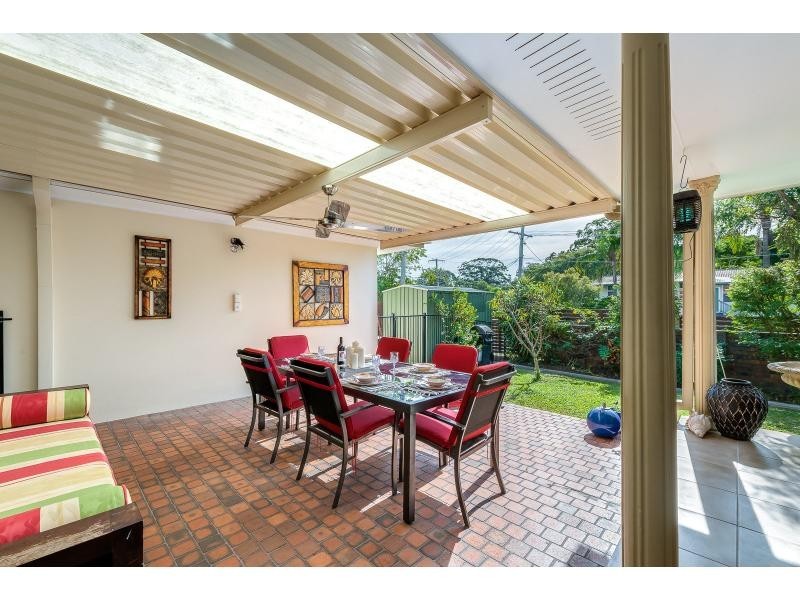4 Woomera Cresent, Southport QLD 4215