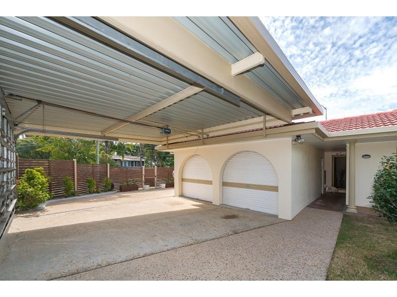 4 Woomera Cresent, Southport QLD 4215