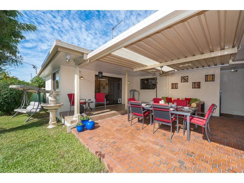 4 Woomera Cresent, Southport QLD 4215