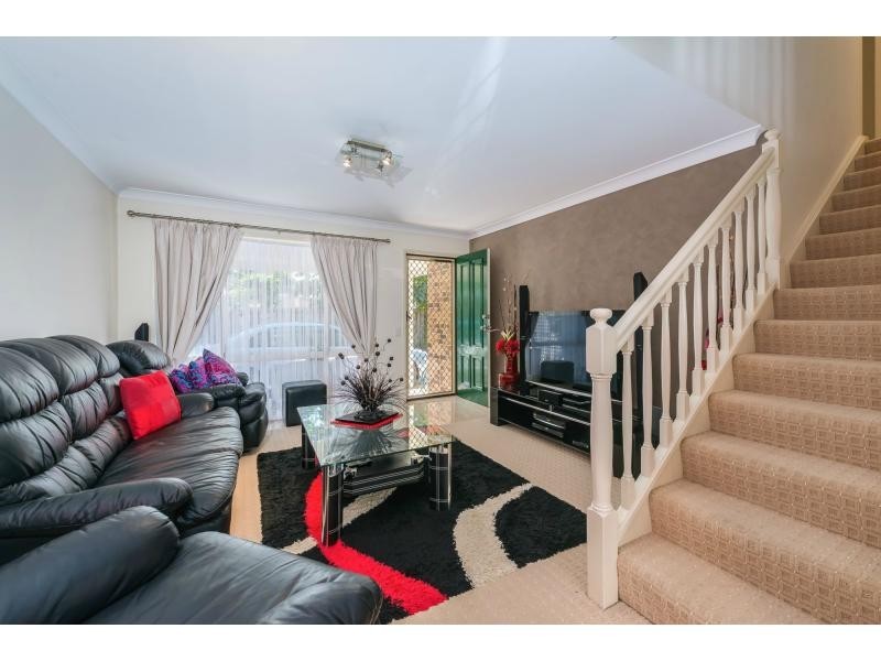 4/5 Ahern Street, Labrador QLD 4215