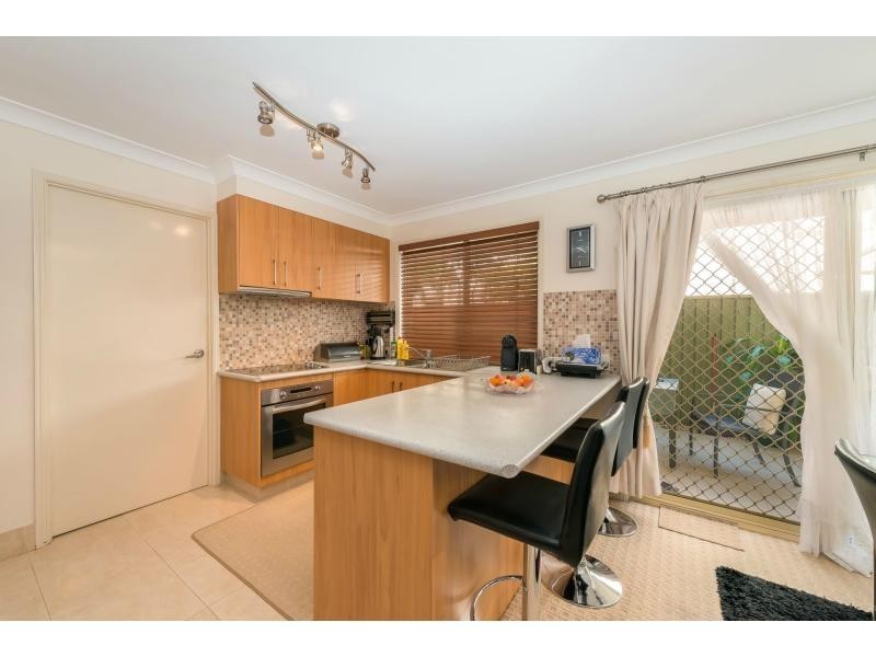 4/5 Ahern Street, Labrador QLD 4215