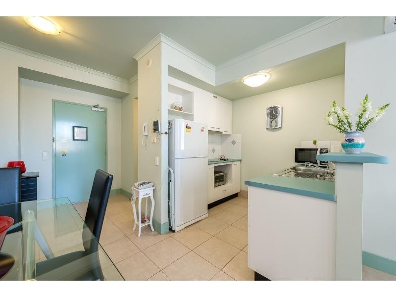 3/32-34 Surf Parade, Broadbeach QLD 4218