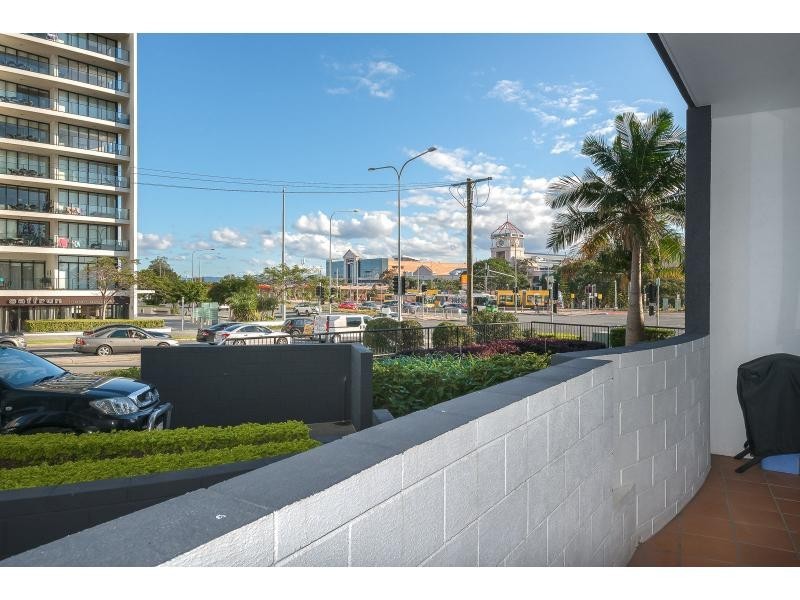 3/32-34 Surf Parade, Broadbeach QLD 4218